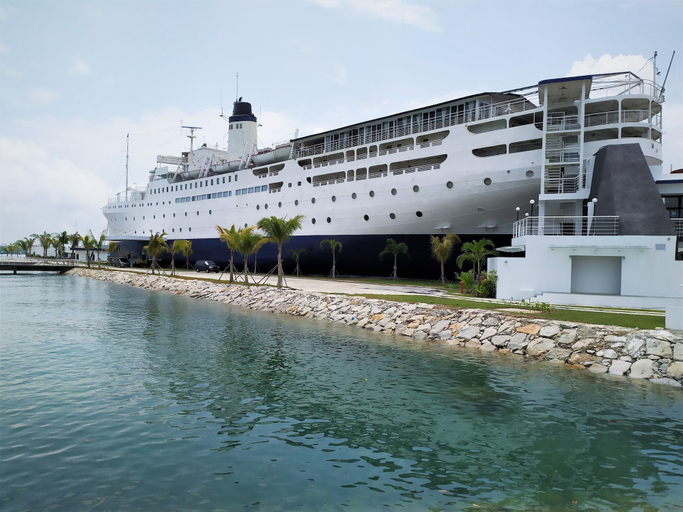 Exterior & Views 2, Doulos Phos The Ship Hotel, Bintan Regency