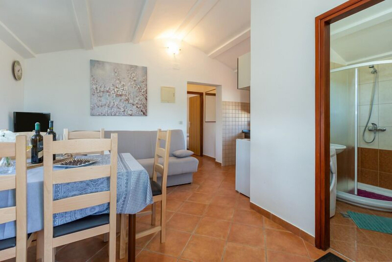 Others 4, Apartment 1874, Pazin