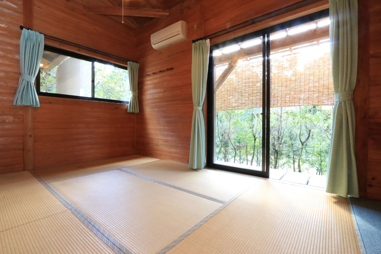 Bedroom 2, Sen-no-ie, Yakushima