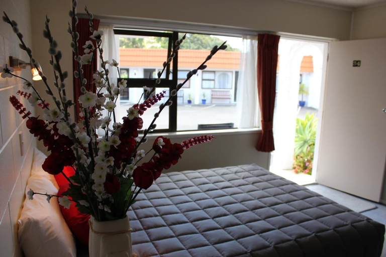 Bedroom 2, Casa Bella Motel, Far North