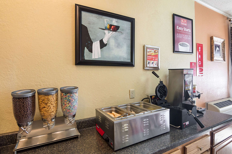Food & Drinks 5, Econo Lodge Dalhart Hwy 54 - Hwy 287, Dallam
