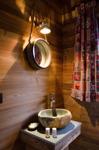 Bedroom 4, AquaLodge, Namur