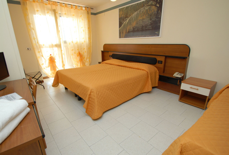 Bedroom 3, Hotel Ristorante Baia del Sorriso, Livorno
