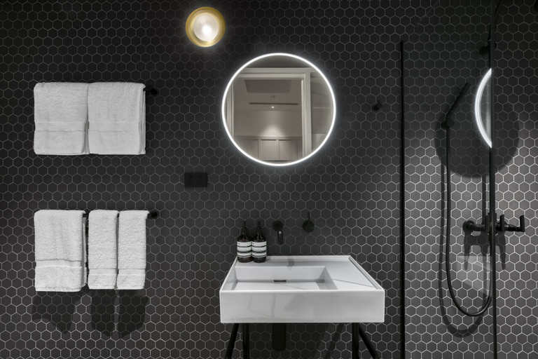 Bathroom 4, Farmers Home Hotel, Northam