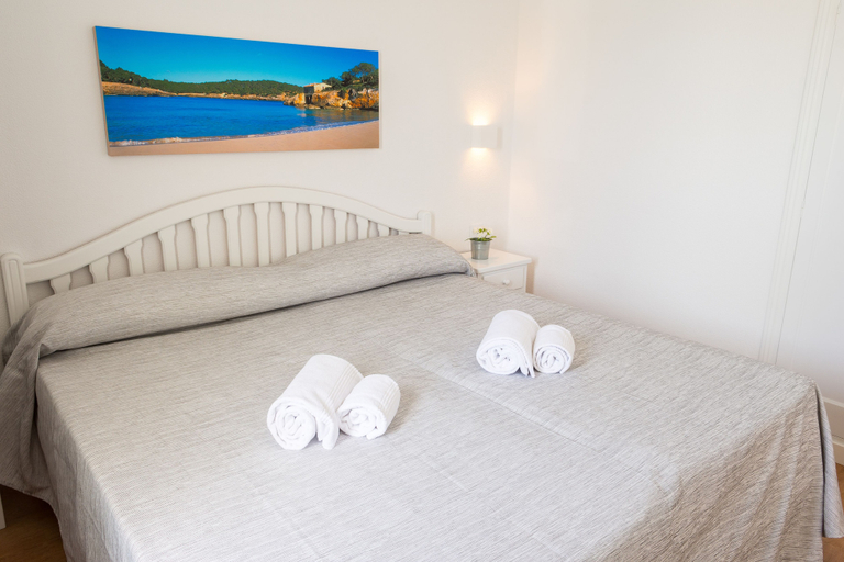 Bedroom 3, Naranjos Resort Menorca, Baleares
