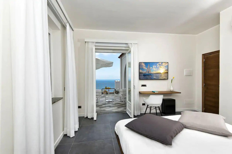 Bedroom 3, Villa Orleans, Salerno