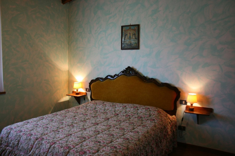 Bedroom 3, Cerretini, Siena