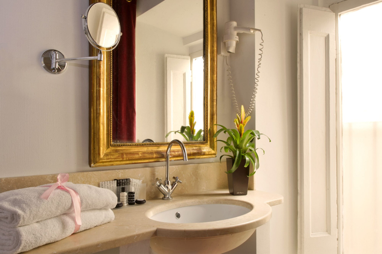 Bathroom 4, Residenza Frattina, Rome