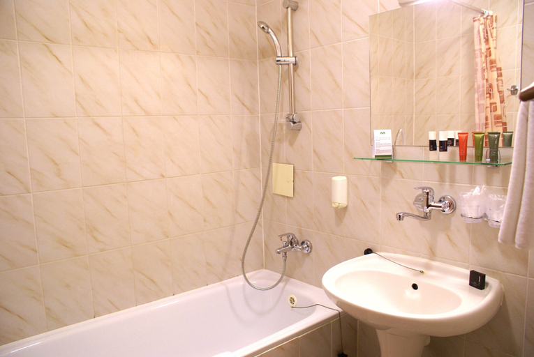 Bathroom 5, Hotel Metropol, Spišská Nová Ves