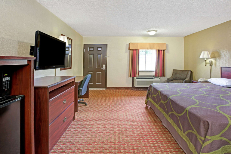 Bedroom 3, Super 8 by Wyndham Shawnee, Pottawatomie