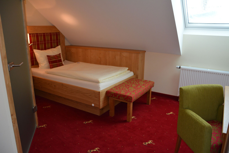 Bedroom 3, Landgasthof Hotel Rössle, Göppingen