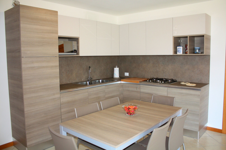 Others 4, Condominio Torre Bahia, Udine