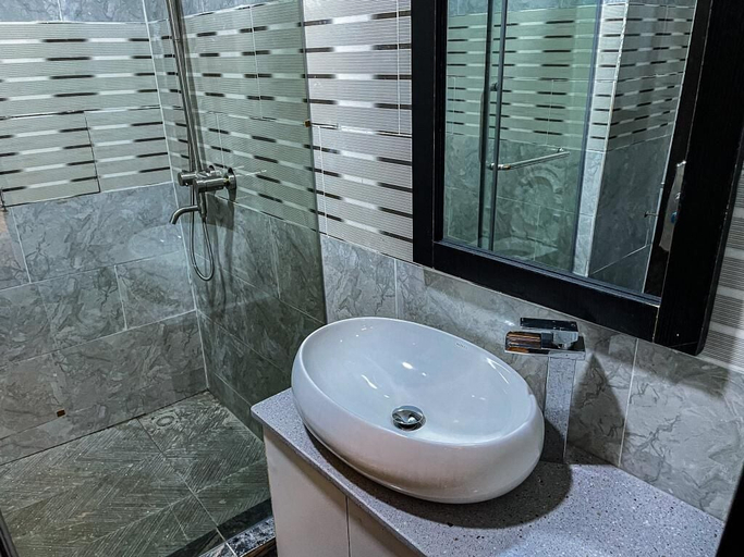 Bathroom 4, Residency Hotel Lekki Phase 1, Eti-Osa