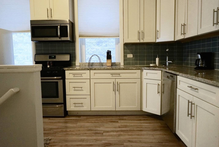 Others 5, A Duplex for Your Grouplex, Cook