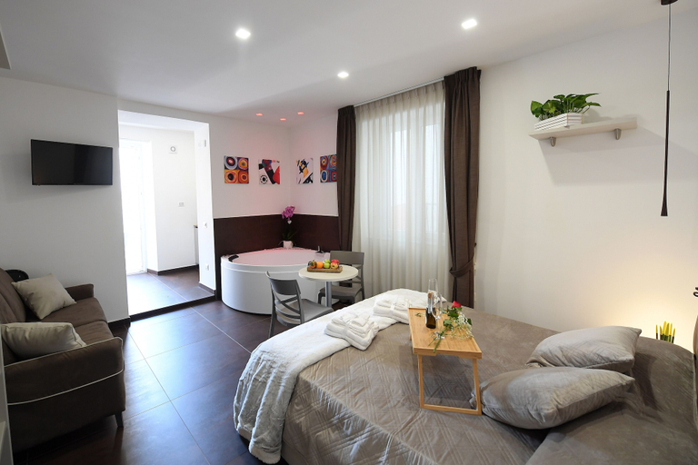 Bedroom 5, B&B In Centro Storico Salerno, Salerno