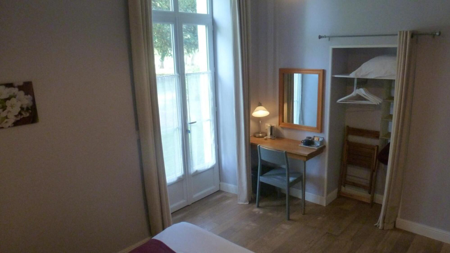 Bedroom 5, Le Pireau - Chambres d'hôtes, Vienne