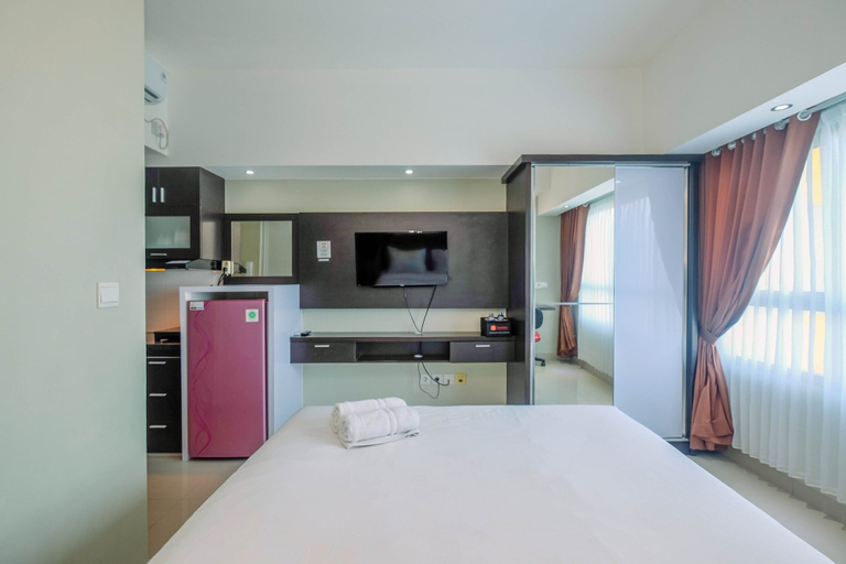 Bedroom 4, Pool View Studio Apartment @ Springlake Summarecon Bekasi By Travelio, Bekasi