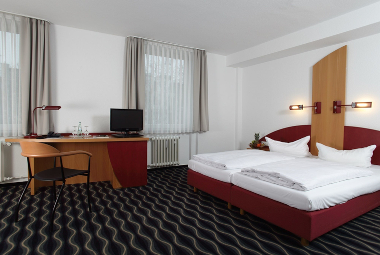 Bedroom 3, Stadthotel Kassel, Kassel