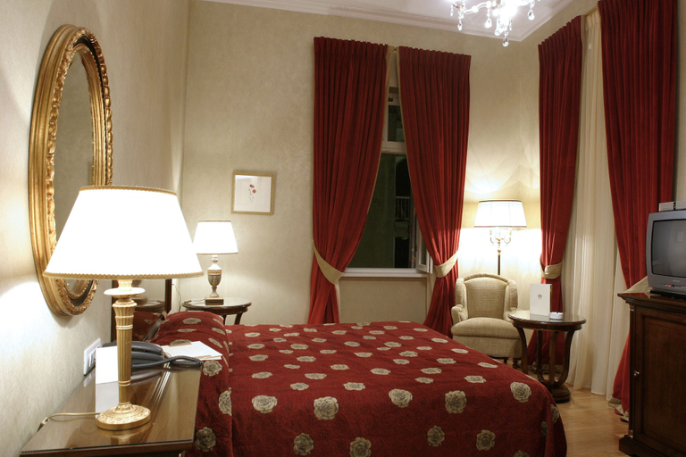 Bedroom 4, Grande Bretagne, Peloponnese