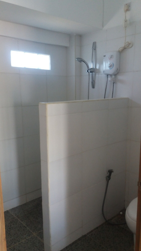 Bathroom 4, The Place Beach Bungalows, Lombok