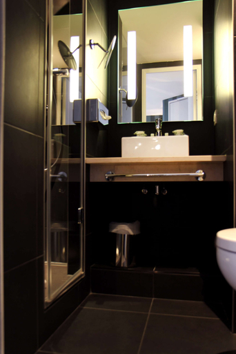 Bathroom 4, Best Western Hotel Opéra Drouot, Paris