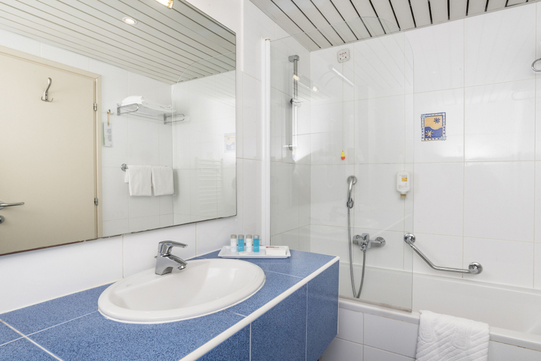 Bathroom 5, Hotel Umag Plava Laguna, Umag