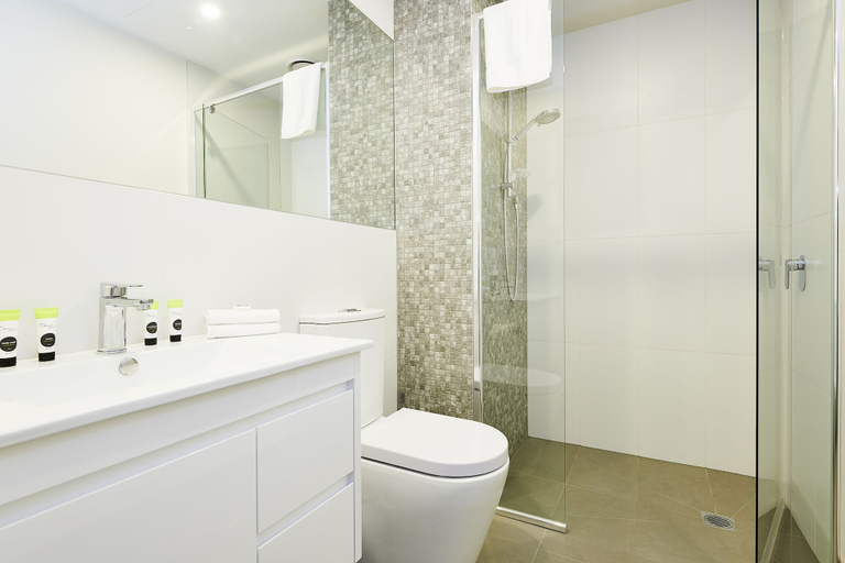 Bathroom 5, Melbourne Knox Central Apartment Hotel, Knox - North-West