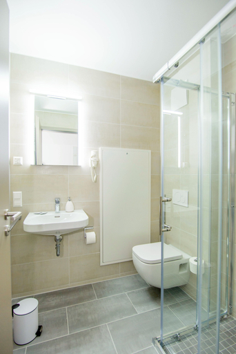 Bathroom 5, Hotel Filderhof Reutlingen, Reutlingen