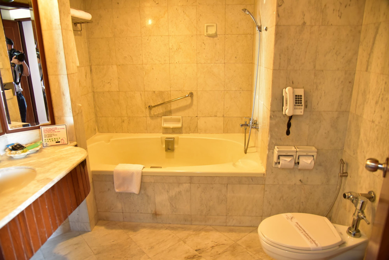 Bathroom 5, The Regency Hotel Hatyai, Hat Yai