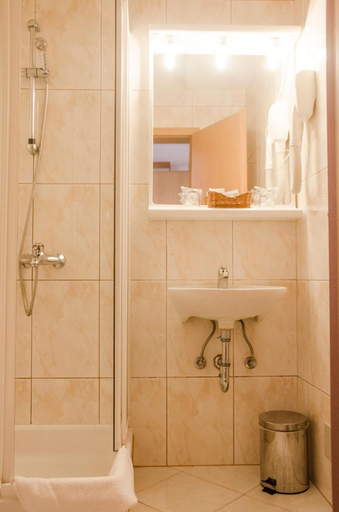 Bathroom 4, Hotel Petka, Dubrovnik