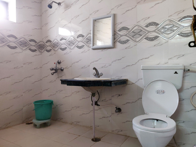 Bathroom 2, Hotel Leela Nikunj, Jaisalmer