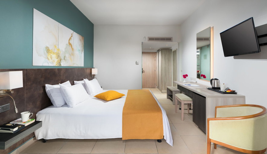Bedroom 3, Mayfair Hotel