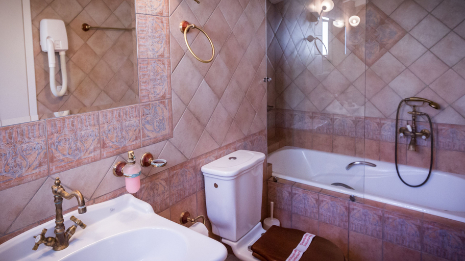 Bathroom 5, Acronafplia Pension A, Peloponnese