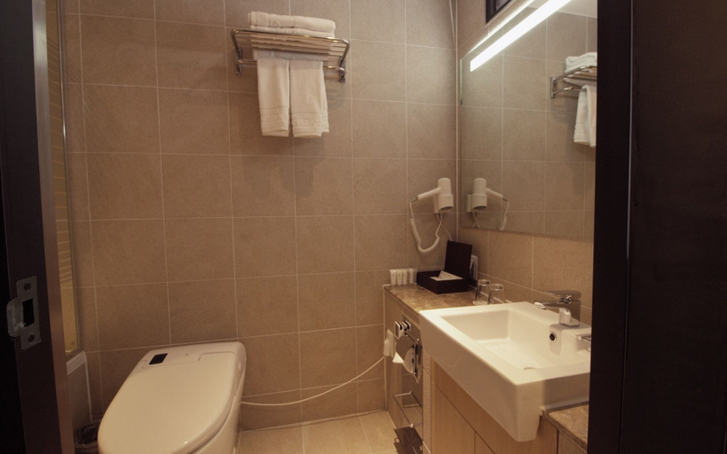 Bathroom 3, Suwon Vella Suite Hotel, Suwon
