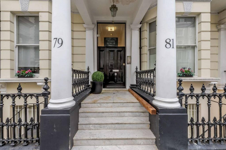 Exterior & Views, Spacious 3 Bedroom Flat in Kensington, London