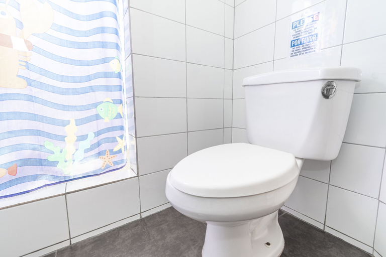 Bathroom 4, Wasi Airport Lima B&B, Callao