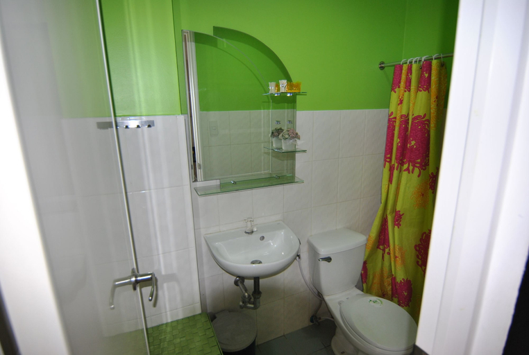 Bathroom 4, The Uptown Place, Iloilo City