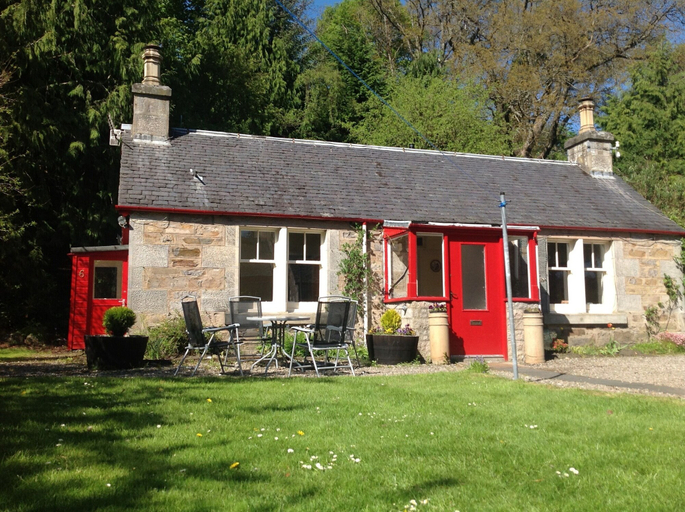 Exterior & Views 2, Annslea Garden Cottage, Perthshire and Kinross