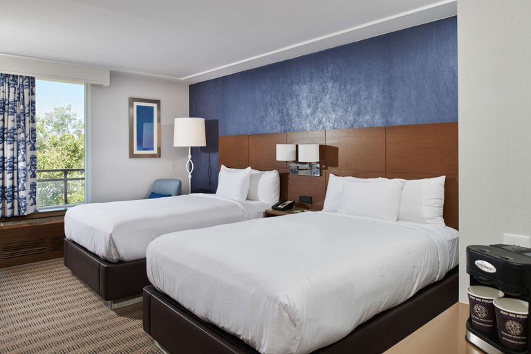 Bedroom 3, DoubleTree by Hilton Torrance - South Bay, Los Angeles
