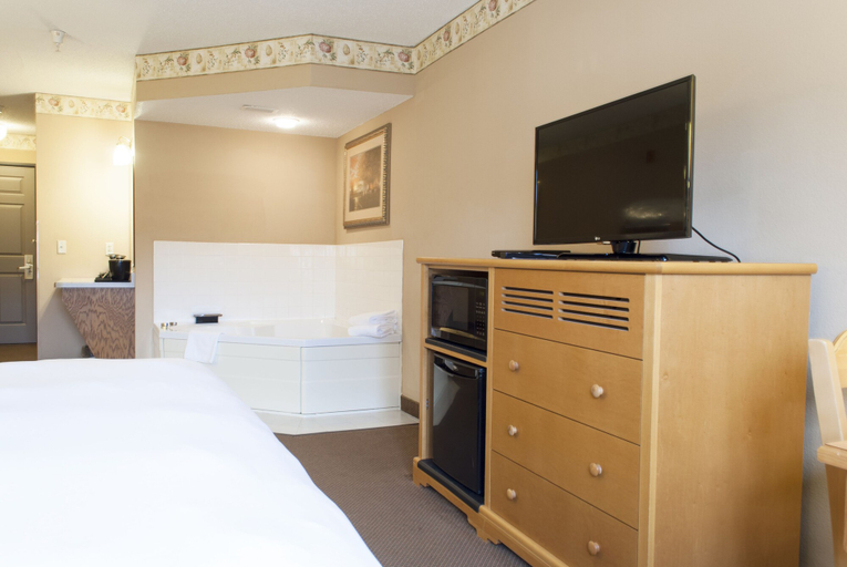 Bedroom 3, Country Inn & Suites by Radisson, Cedar Falls, IA, Black Hawk