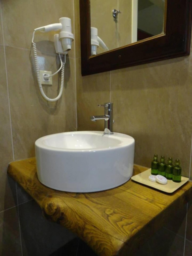 Bathroom 4, Hotel Rodovoli, Epirus