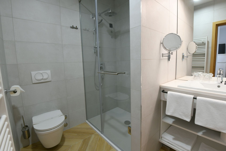 Bathroom 4, Aparthotel Milenij, Baška Voda