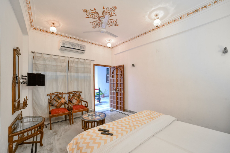 Bedroom 4, Hotal Devraj Niwas on Lake Pichola Udaipur, Udaipur