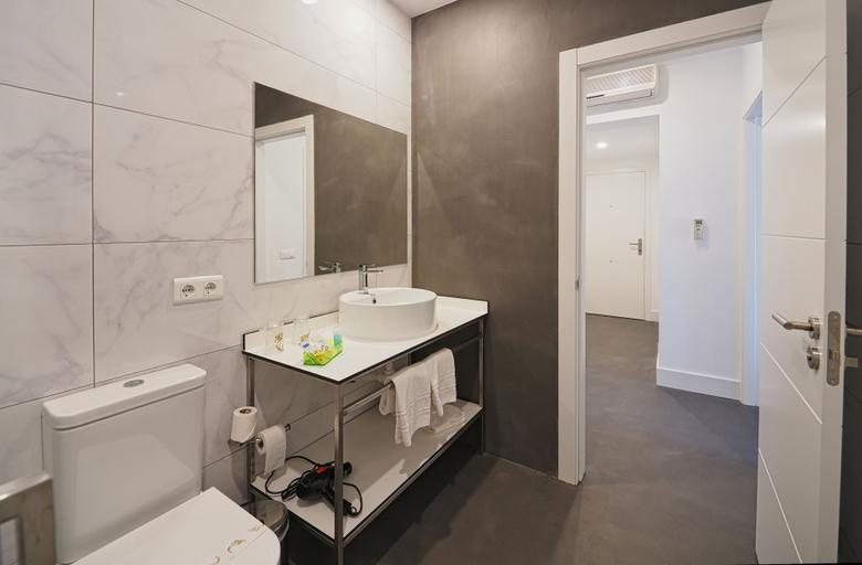Bathroom 4, Hotel Apartamentos Dabarca, Pontevedra