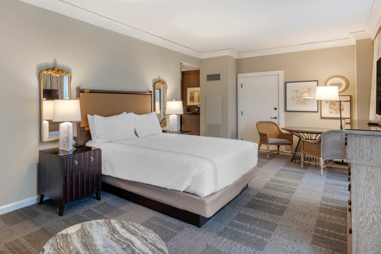 Bedroom 3, Omni Barton Creek Resort & Spa Austin, Travis