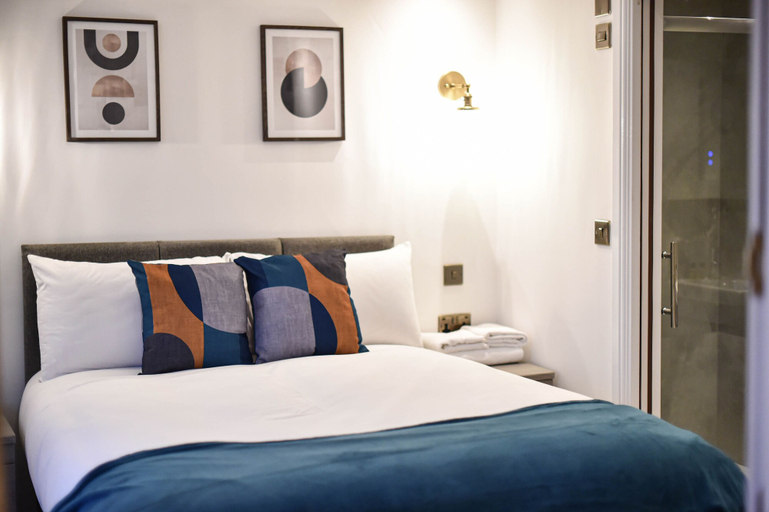 Bedroom 2, Terrace House, Warwickshire
