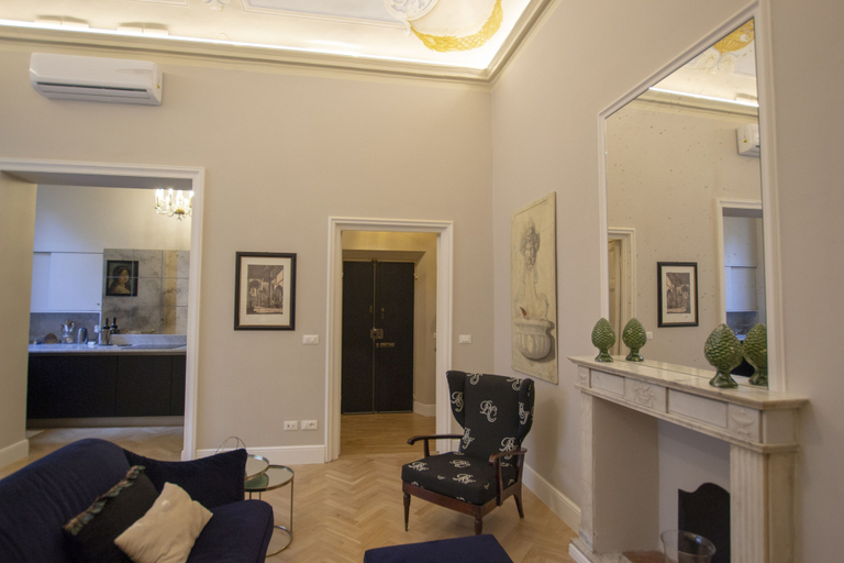 Living area 3, Flora Historical Luxury House, Florence