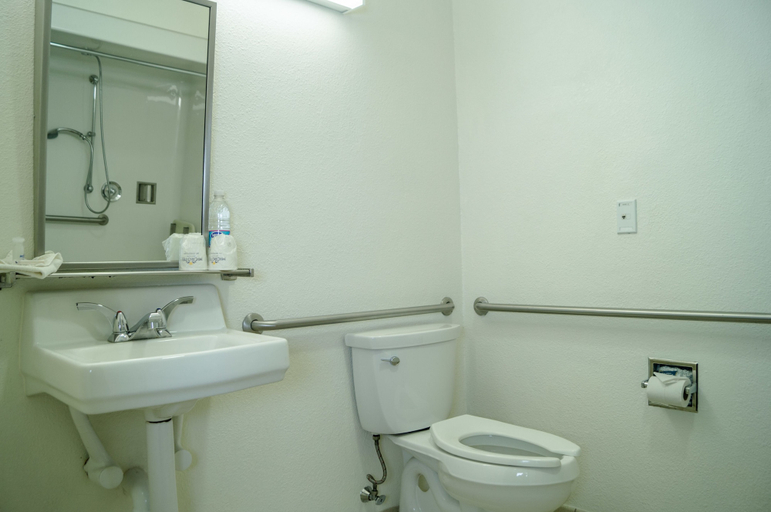 Bathroom 4, Microtel Inn & Suites By Wndham Ciudad Juarez, Juárez