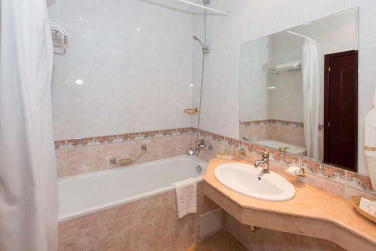 Bathroom 5, Boutique Splendid Hotel, Varna