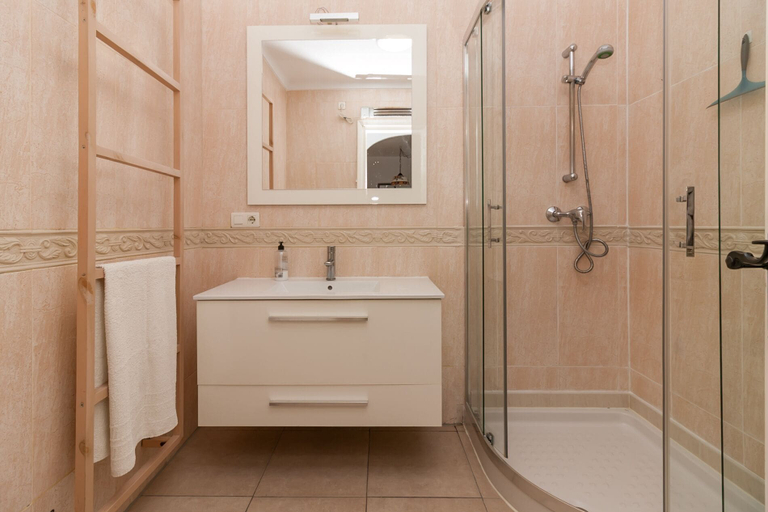 Bathroom 4, Chimenea  Apartment, Málaga